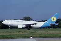 A310 der Air Kazachstan beim Start